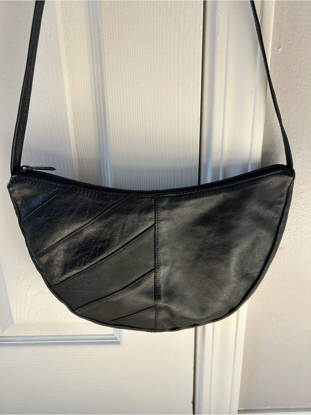 Vintage Y2K Samantha Scott Purse Genuine Leather Black Crecent